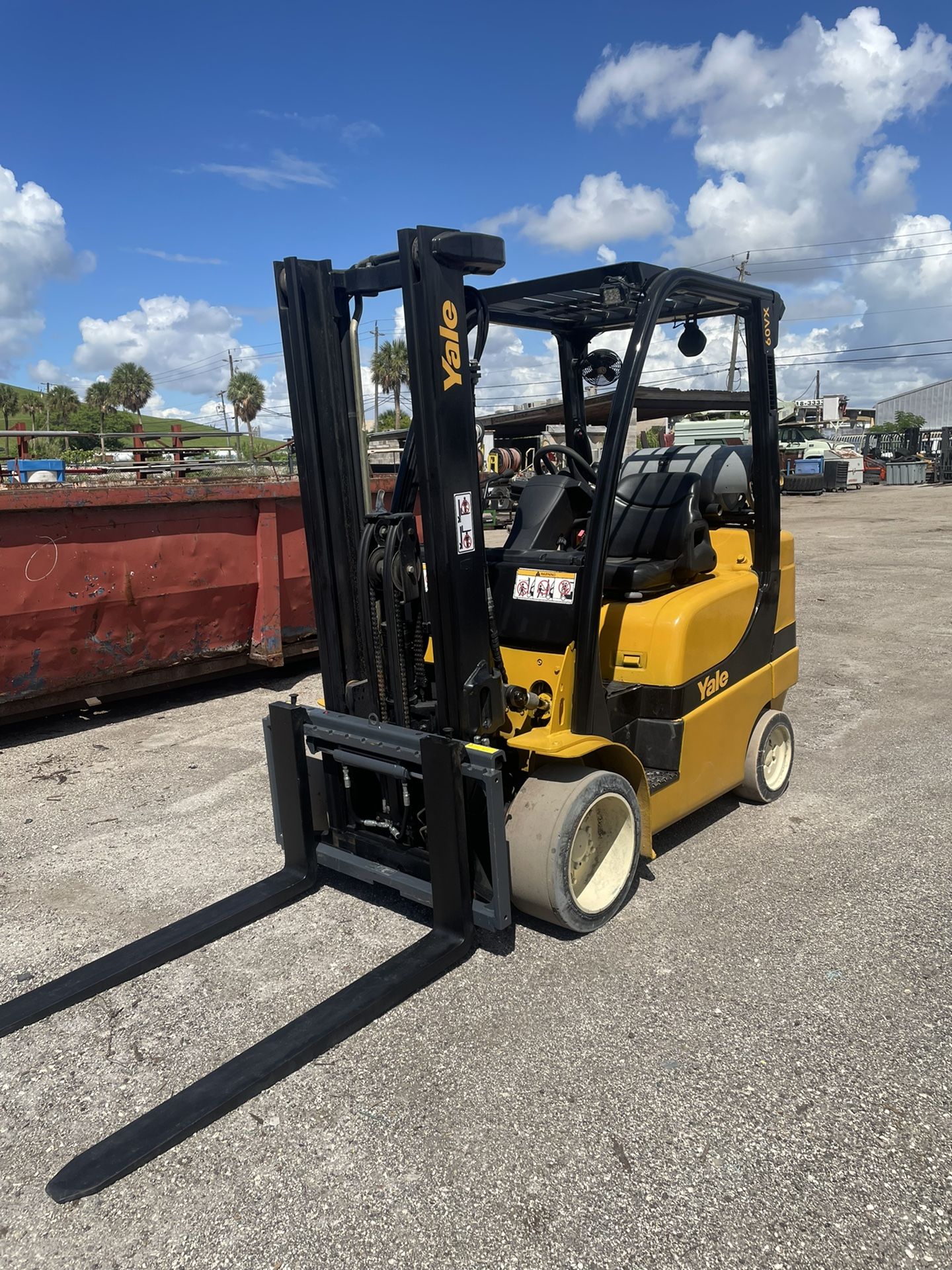 Yale Forklift GLC060VX 5,000 Lbs. Capacity 