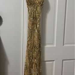 NEVER WORN PROM DRESS 