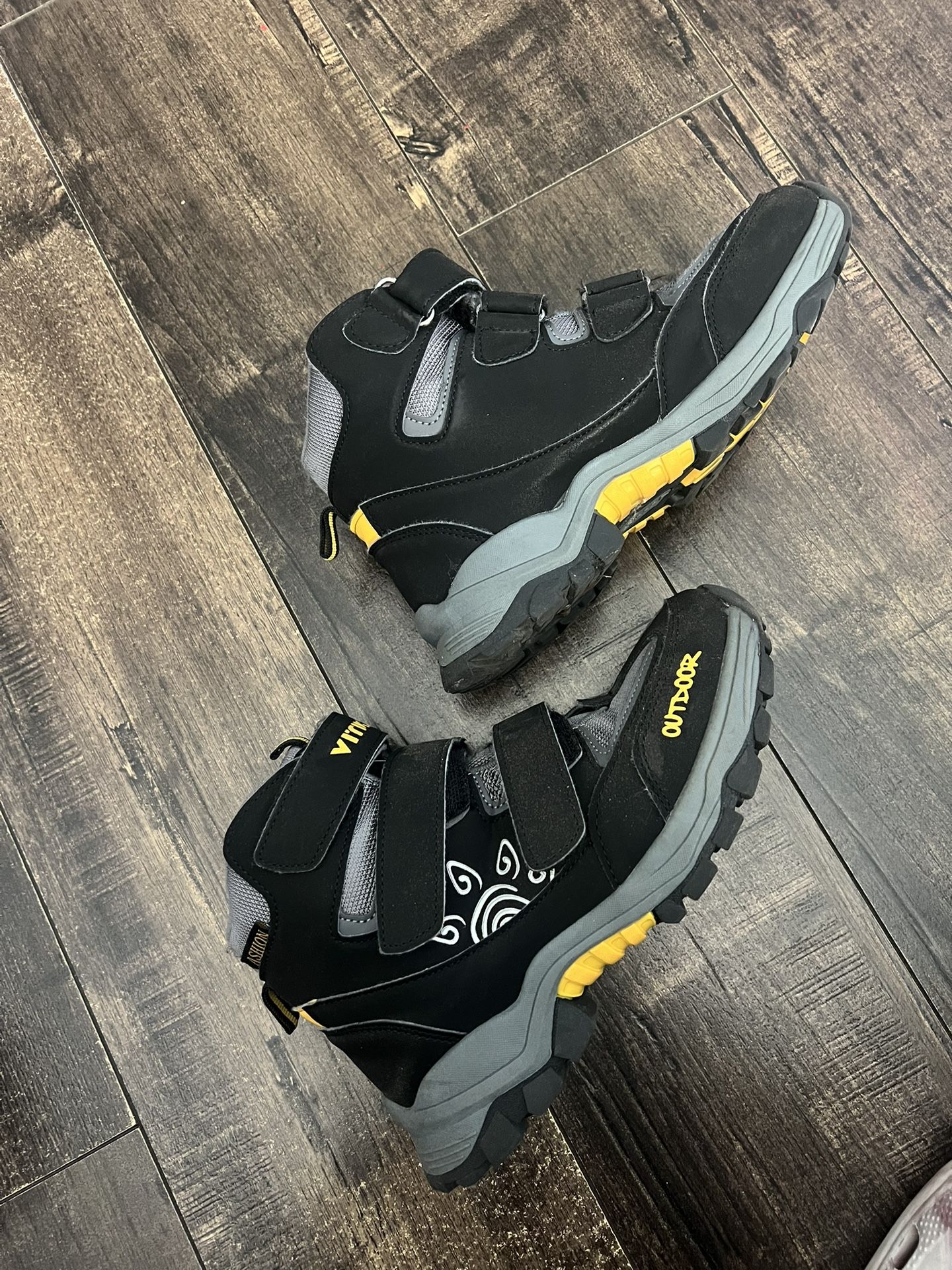 Outdoor kids hiking shoes/snow shoes