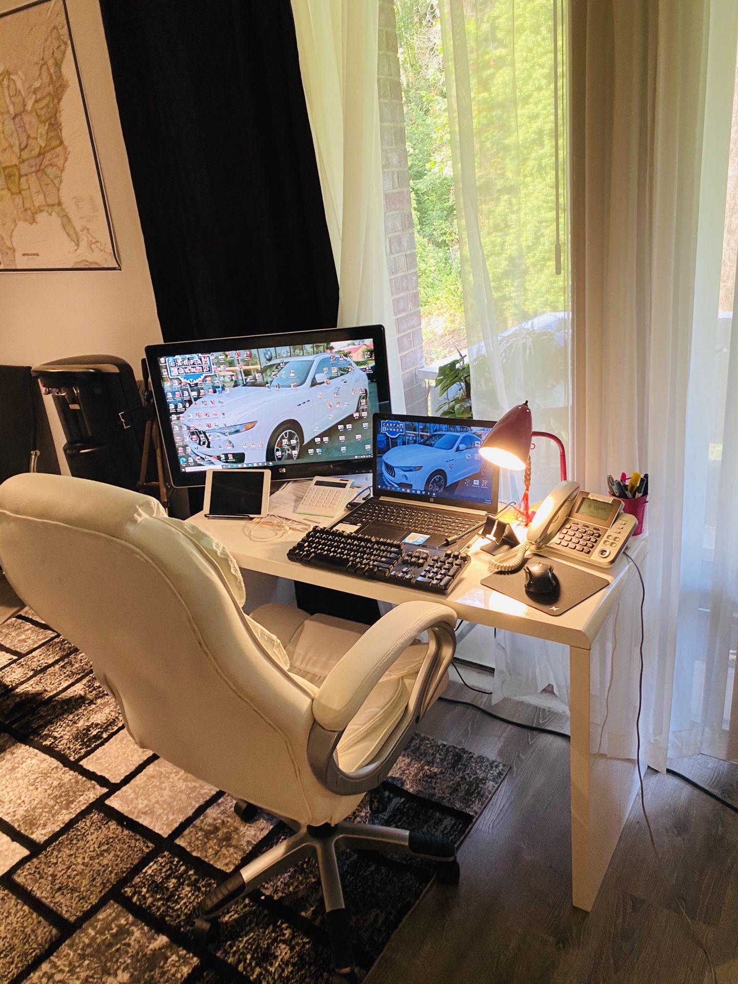 White desk and Office Chair