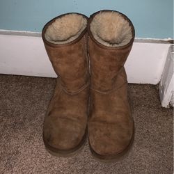 Worn Uggs Size 9