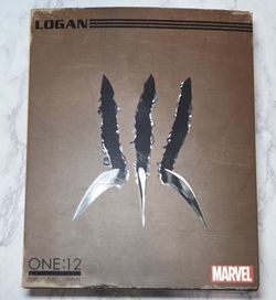 Mezco One:12 Logan 