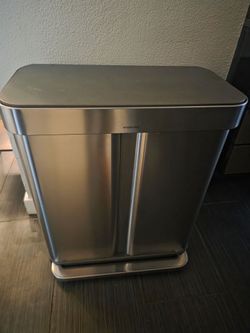 Dual compartment trash can