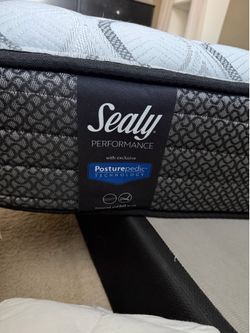 Sealy Mattress and Box Spring Queen Size