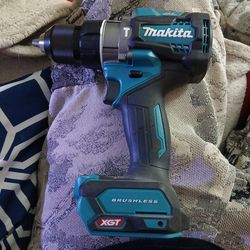 Makita 40v brushless  hammer drill