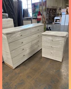 8 drawers dresser and nightstand / Eight drawers dresser and nightstand / Cajoneras