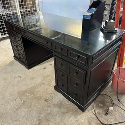 Bombay & CO. Executive Desk