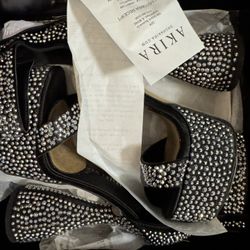 AKIRA heels