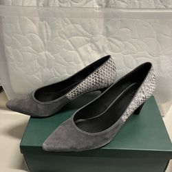 Women’s Shoes, 9 