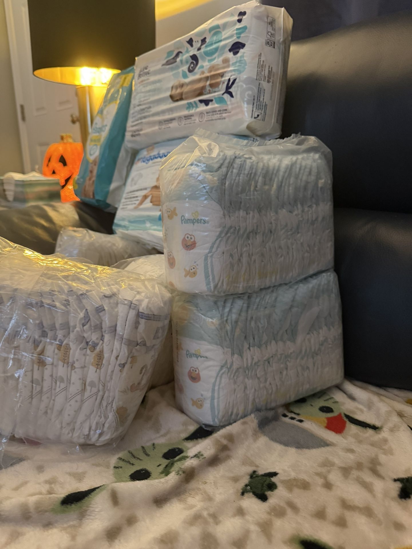 Size 1 Diapers $20///200+Diapers