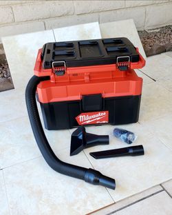 Milwaukee FUEL 18V PACKOUT Wet Dry Vacuum 2.5 Gal