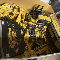 Lego 42131 App. Controlled Cat D11 Bulldozer Retired 