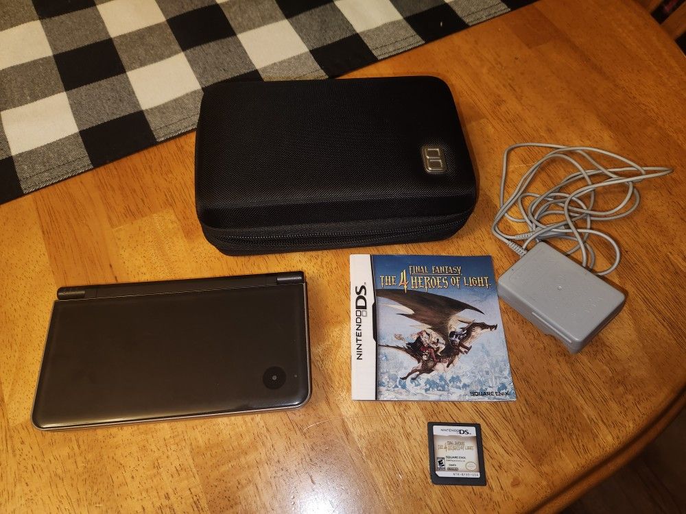 Nintendo DSi XL Bundle