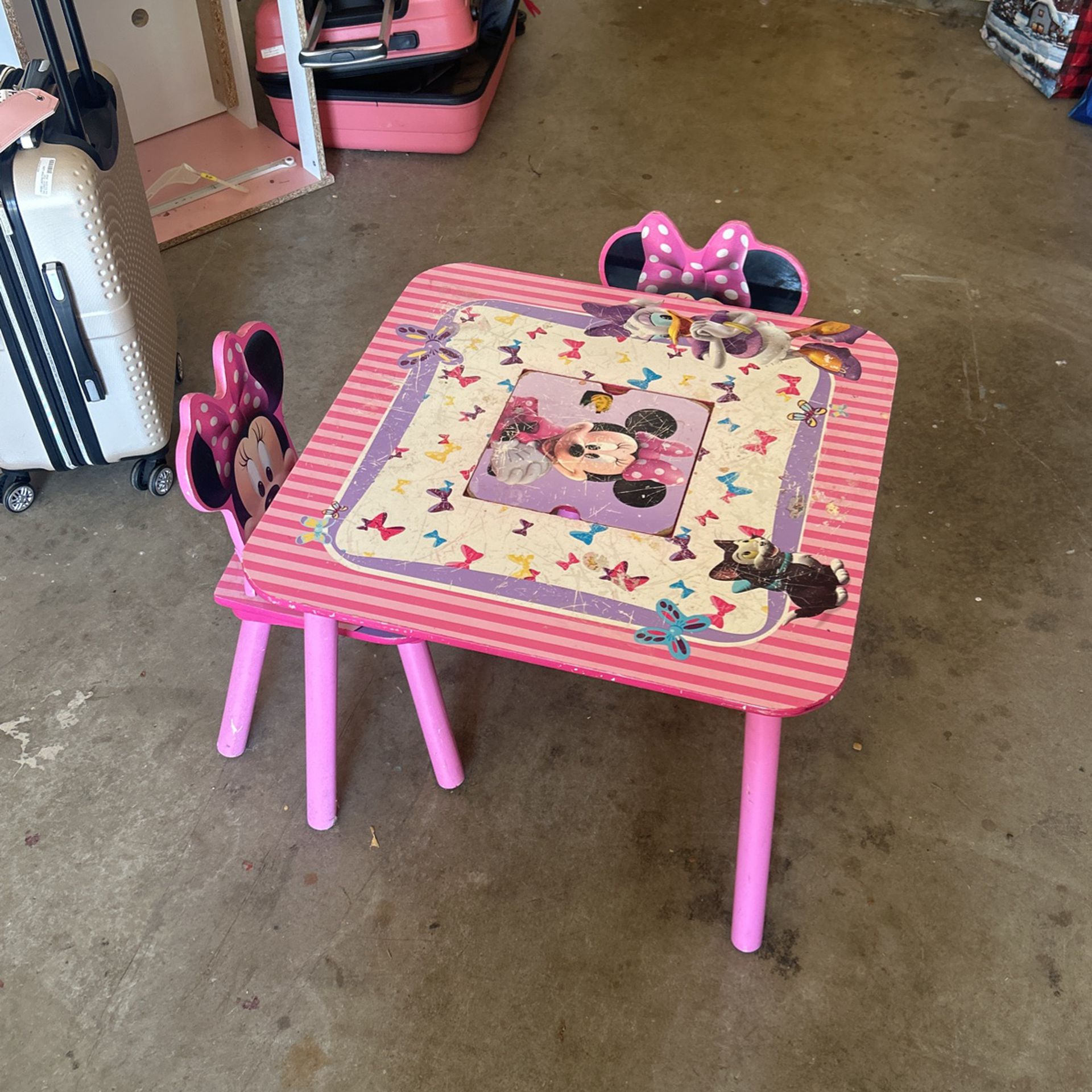 Minnie Mouse Children’s Table 