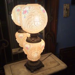 Gwtw Table Cherub Lamp