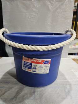 2.5 Gallon Tub With Rope Handle