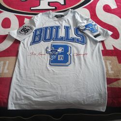 Small Pro 6x Champs Bulls Shirt
