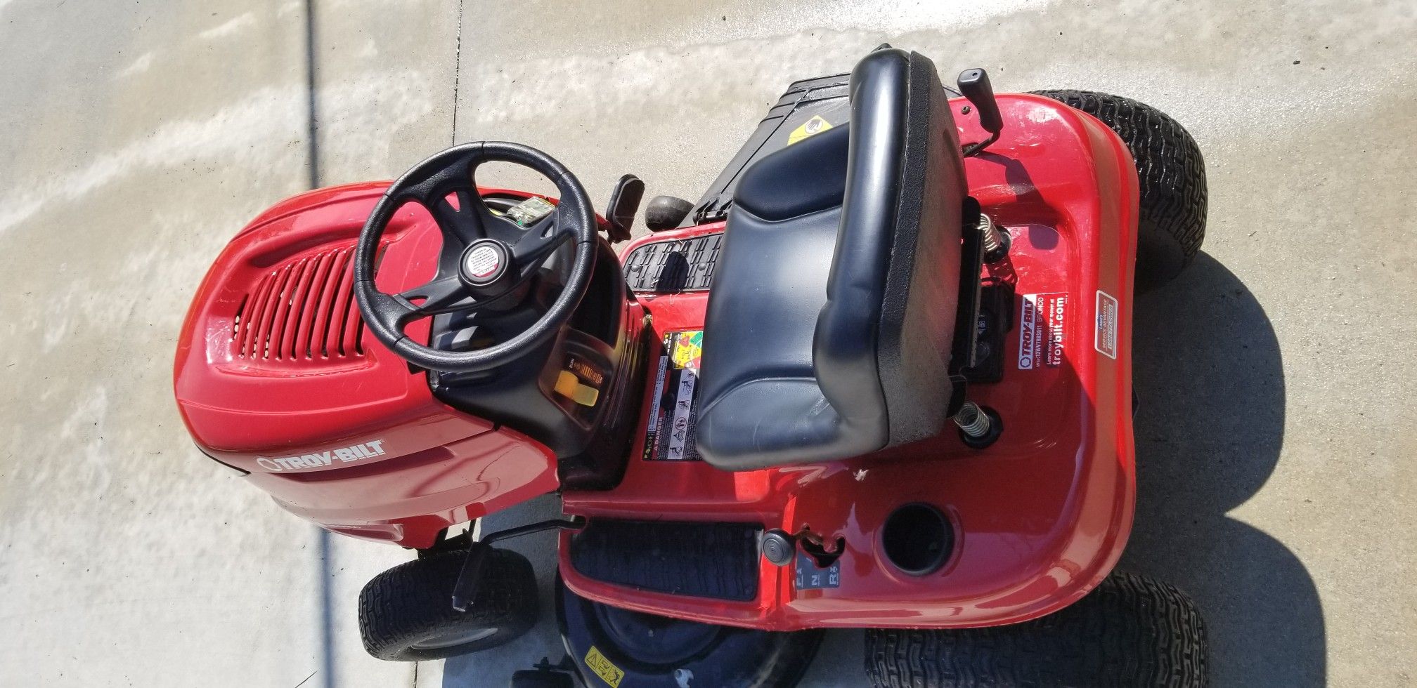 Troy-Bilt Bronco 17-HP Automatic 42-in Riding Lawn Mower