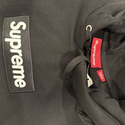 Supreme Hoodie 