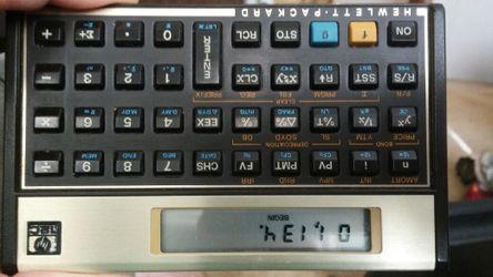 Vintage HP calculator nobody can do it all easy to use and everything works