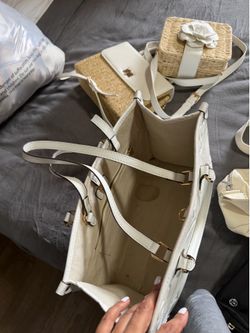 White leather tote bag and purses