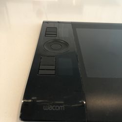Wacom Intuos 4 (Medium, Wired) Drawing Tablet PTK-640