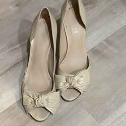 Women’s Cream Peep Toe Bow Heels – Size 7
