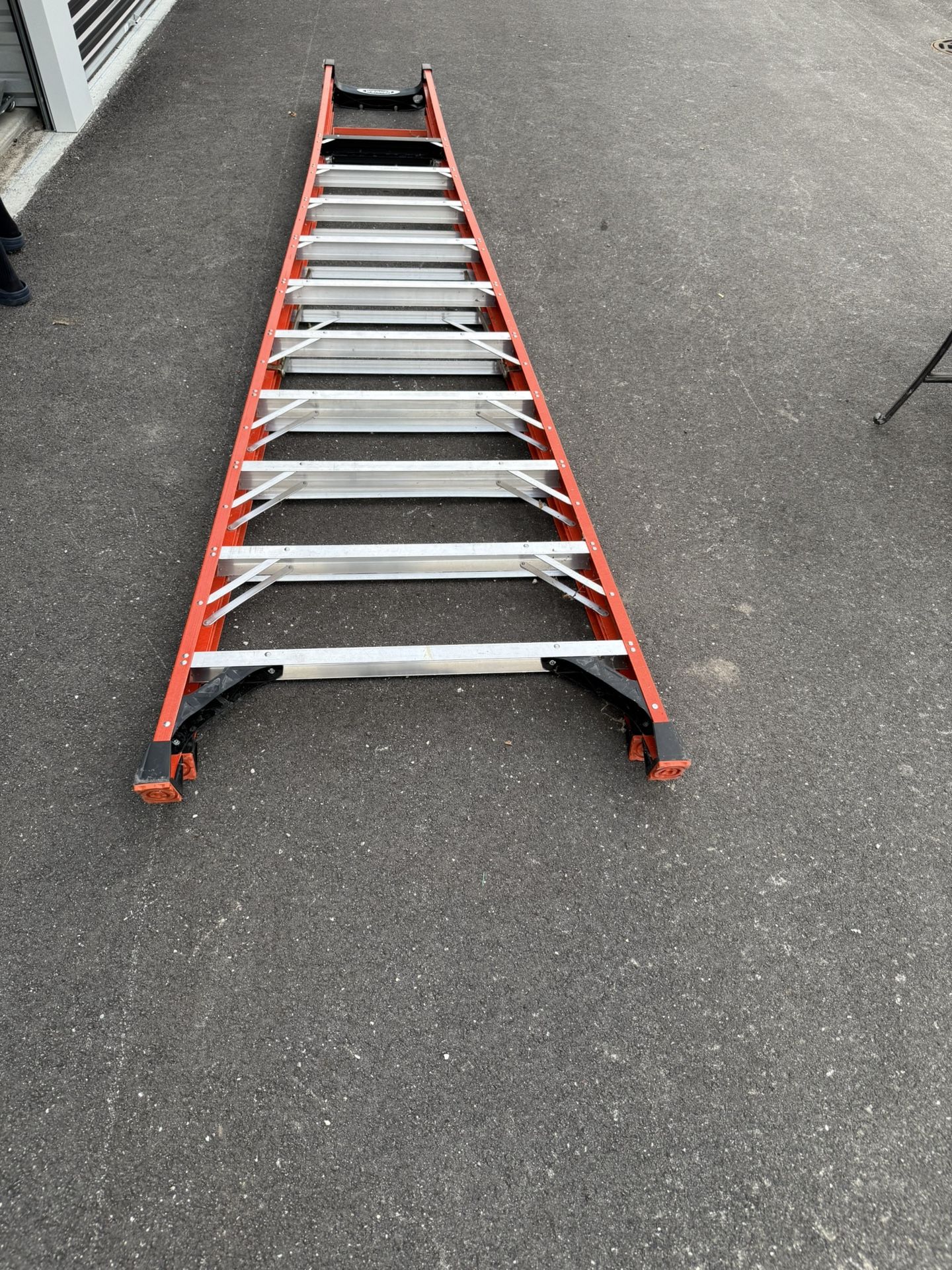 12 Foot Podium Ladder