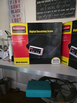 NEW Rubbermaid COMMERCIAL DIGITAL RECEIVING SCALE