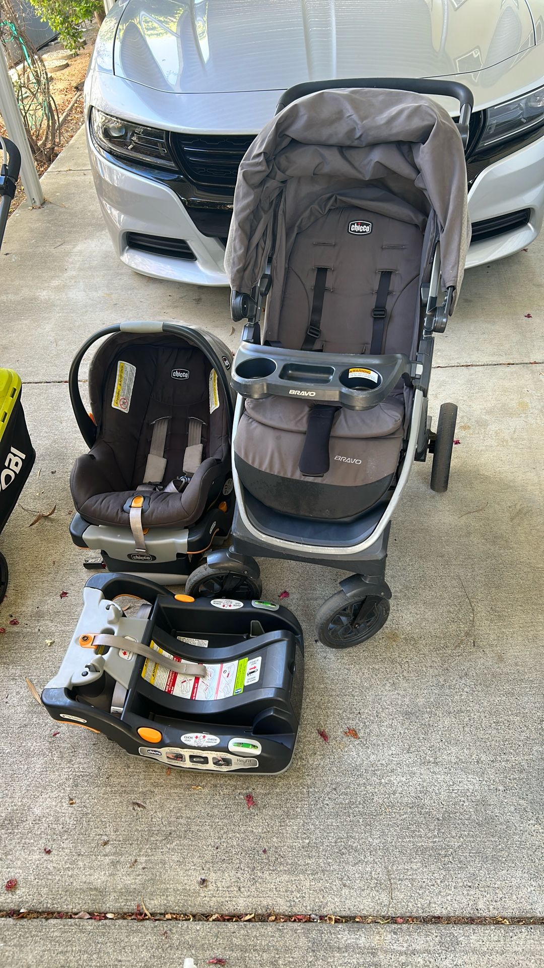 Chicco Bravo Stroller, Car Seat With 2 Bases