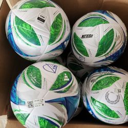 Adidas MLS 25 League Soccer Ball Set