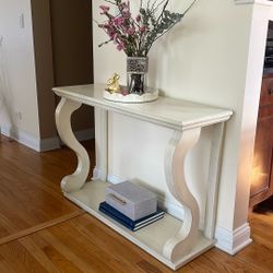 Decorative table