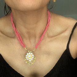 Kundan Pendant Necklace & Earrings. Changeable 2 Colors necklace. 6 Strands Seed Beads Gold-Plated. Heeramandi Style Handcrafted. Royal Ethnic India
