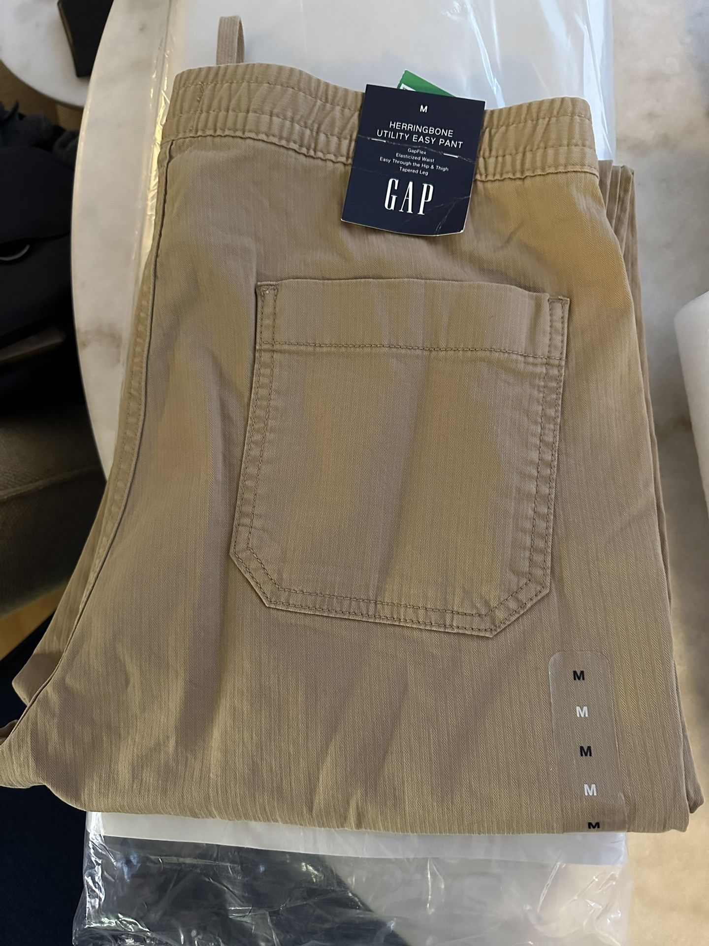 Men’s GAP Utility Easy Pant - Medium