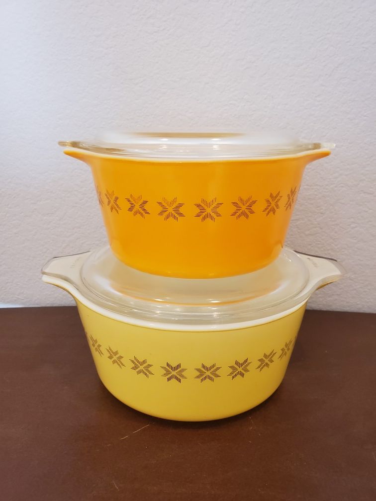 Vintage Pyrex Dishes