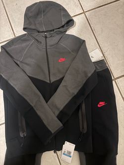 Nike tech set