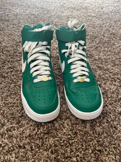 Women’s Nike Air Hi Tops Size 8