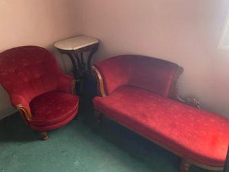 Settee sofa and two matching chairs