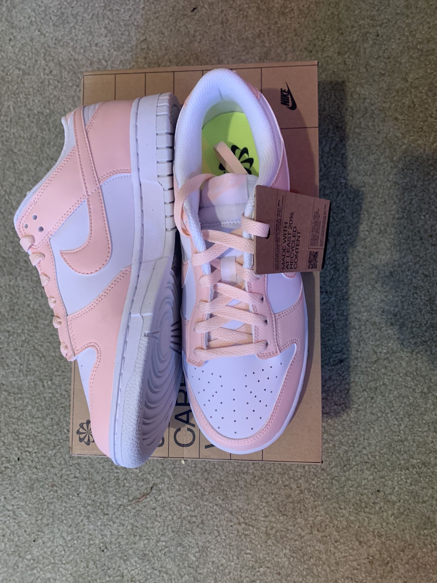 Nike Dunk “Pale Coral”