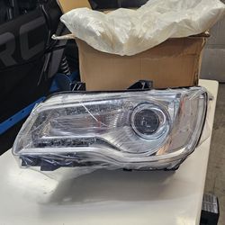 2015 - 2017 Chrysler 300 Drivers Side Headlight