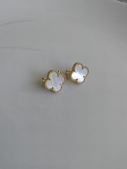 VCA White Mother Of Pearl Stud Earrings 