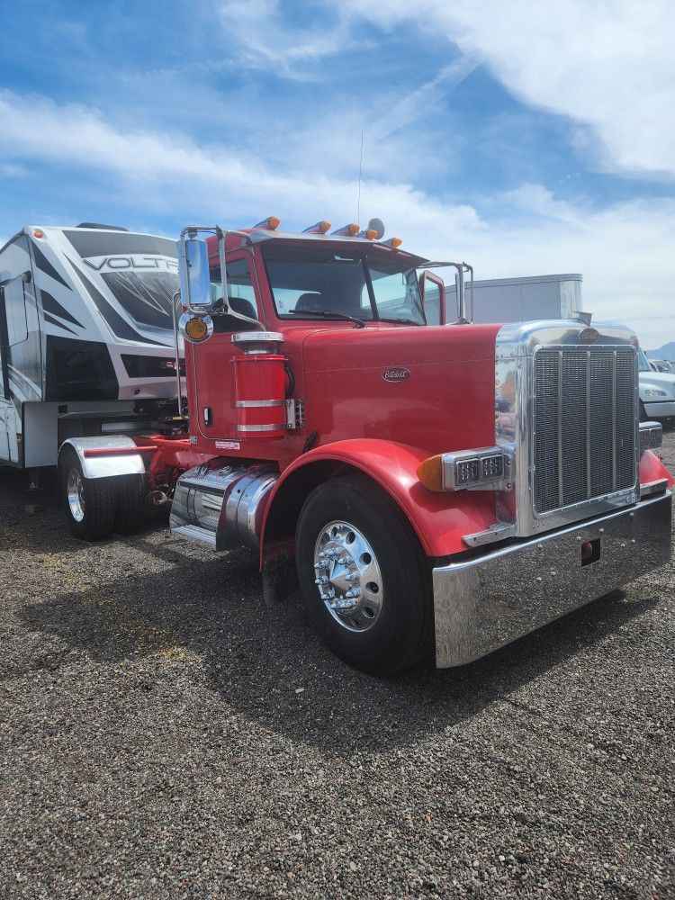 2007 Peterbilt And 2015 Voltage Toyhauler