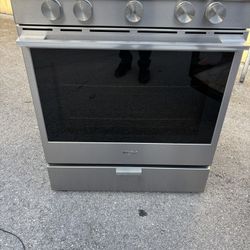 Stainless Steel 5.8 Cu. Ft. Smart Slide-in Gas Or Propane Range