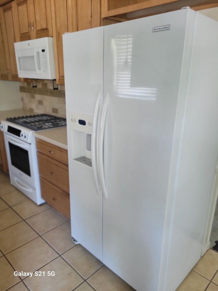 Full Kitchen With Appliances