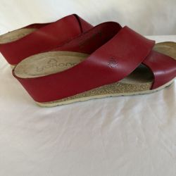 Women’s Red Yokono Leather Wedge Sandals, Size 9.5, Good Condition 