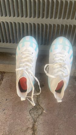 Boy cleats size 13