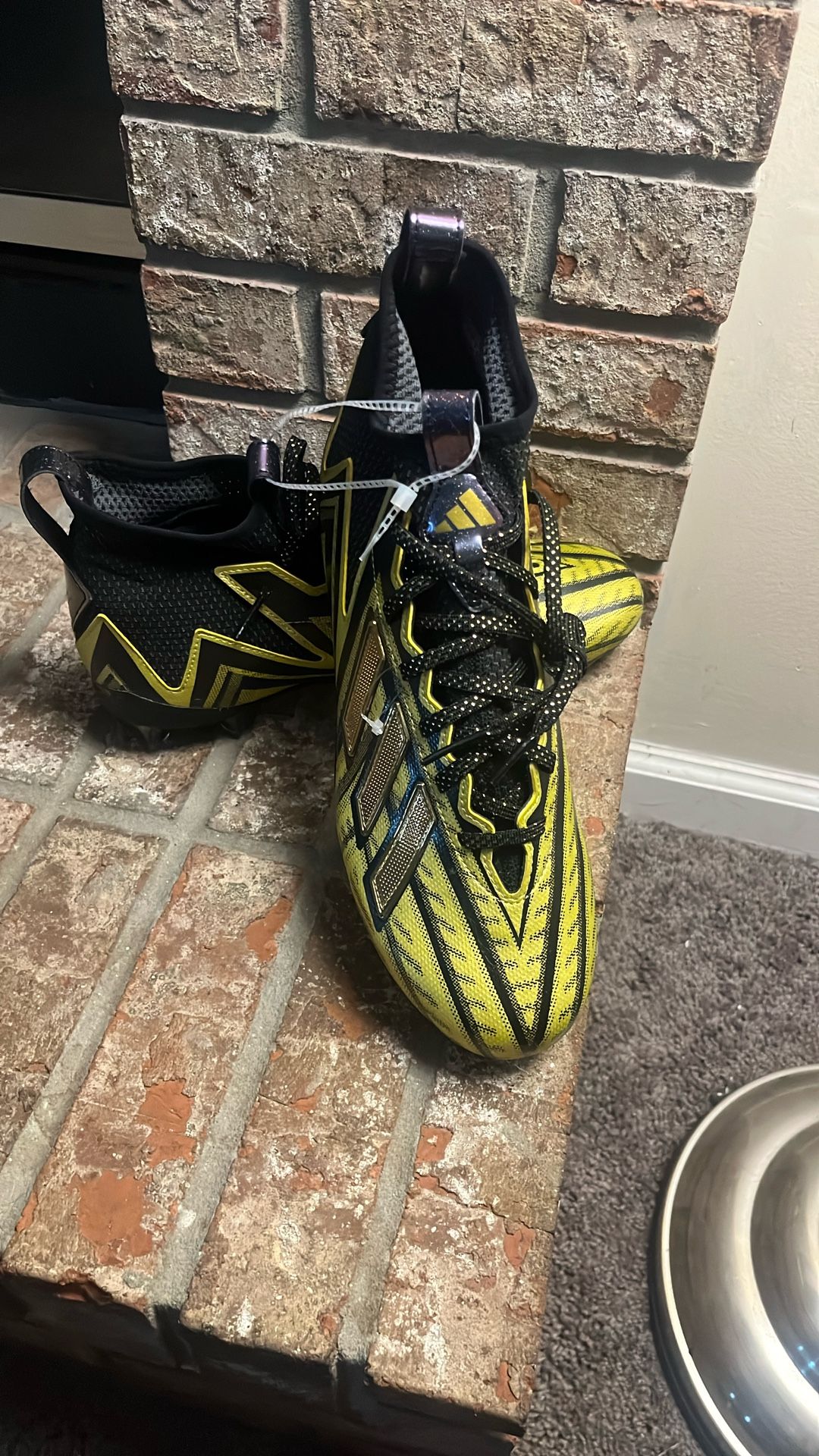 Adidas’s Football Cleats Size 11!