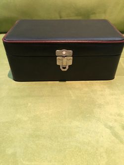 Men’s Train Case