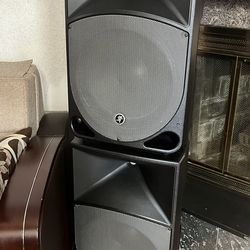 PA Sound System – 2 Mackie Thump Speaker + Samson Mixer + Microphone