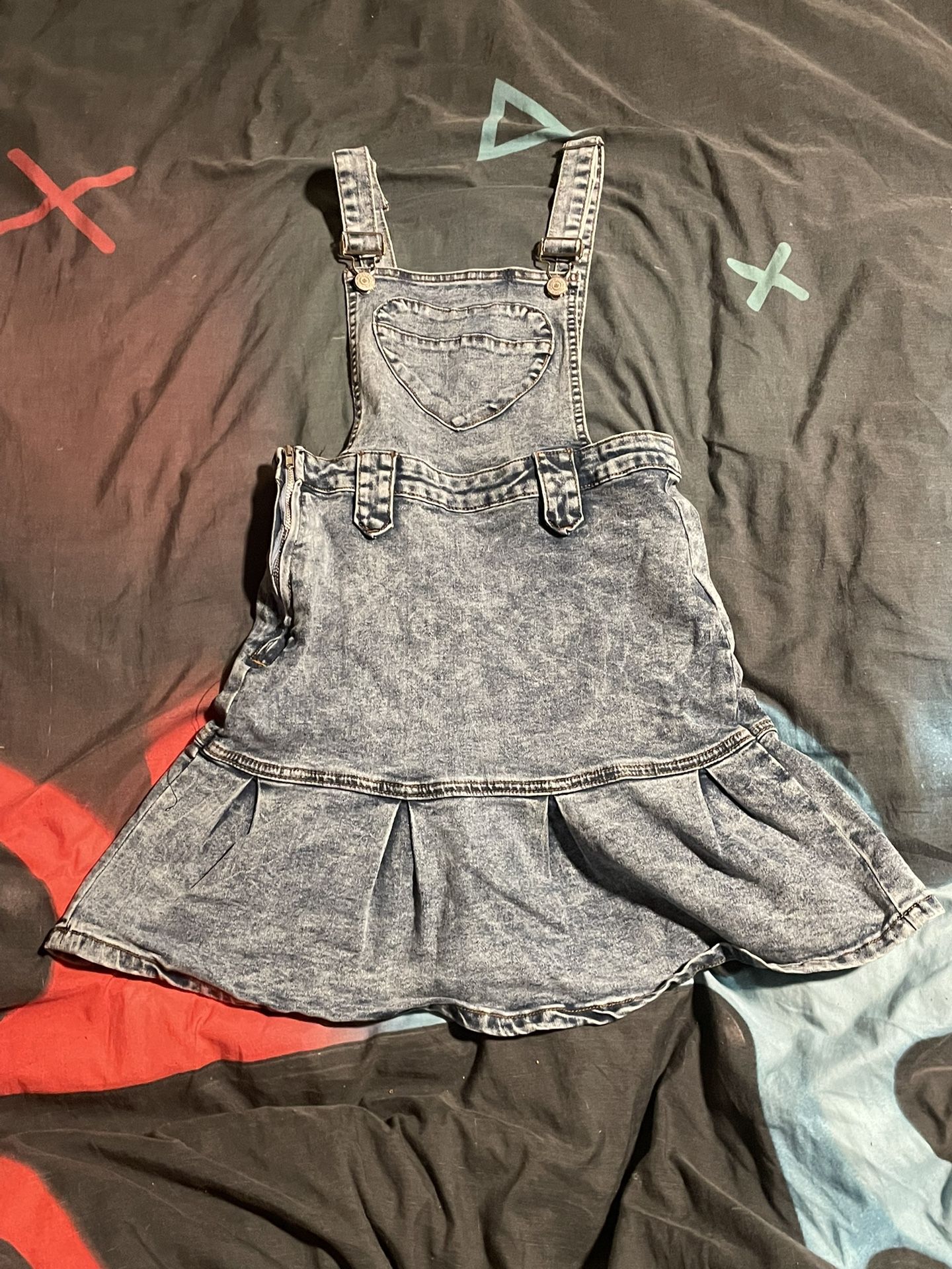 SHEIN Denim Kid Heart Patched Icon Overall Dress